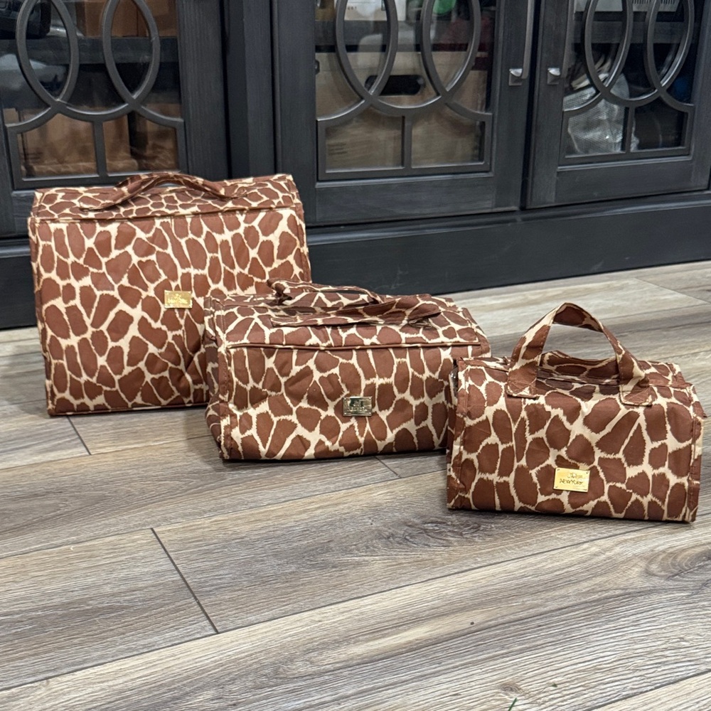 Roll-Up Cosmetic Bag (3) Giraffe Print Storage Organizers